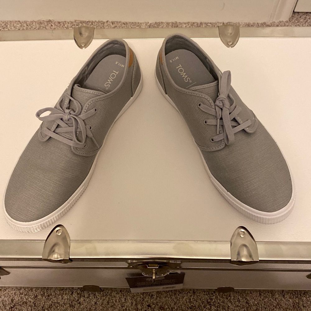Tom’s shoes